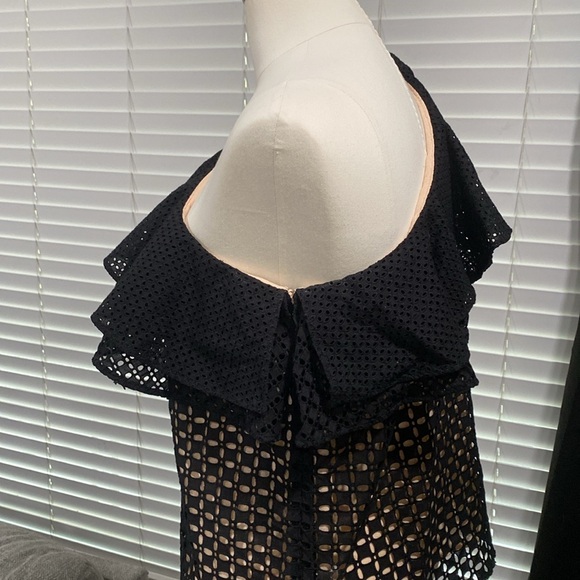 J CREW Black Ruffle Eyelet One Shoulder Top Sz 4 - Picture 4 of 16